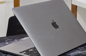 New Laptop Apple MacBook 2020 8GB Intel Core i5 SSD 512GB