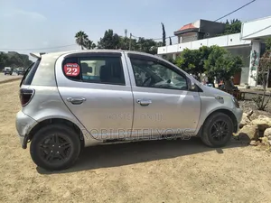 Toyota Hilux 2000 Silver
