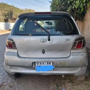Toyota Hilux 2000 Silver