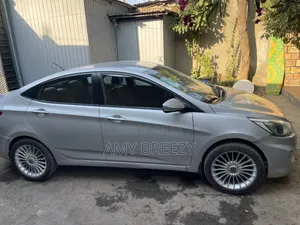 Hyundai Accent 2015 Silver