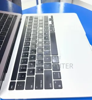 New Laptop Apple MacBook Pro 2020 16GB Apple M1 SSD 512GB