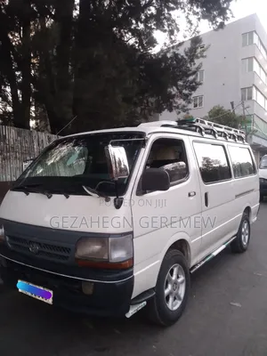 Toyota Grand HiAce 2003 White