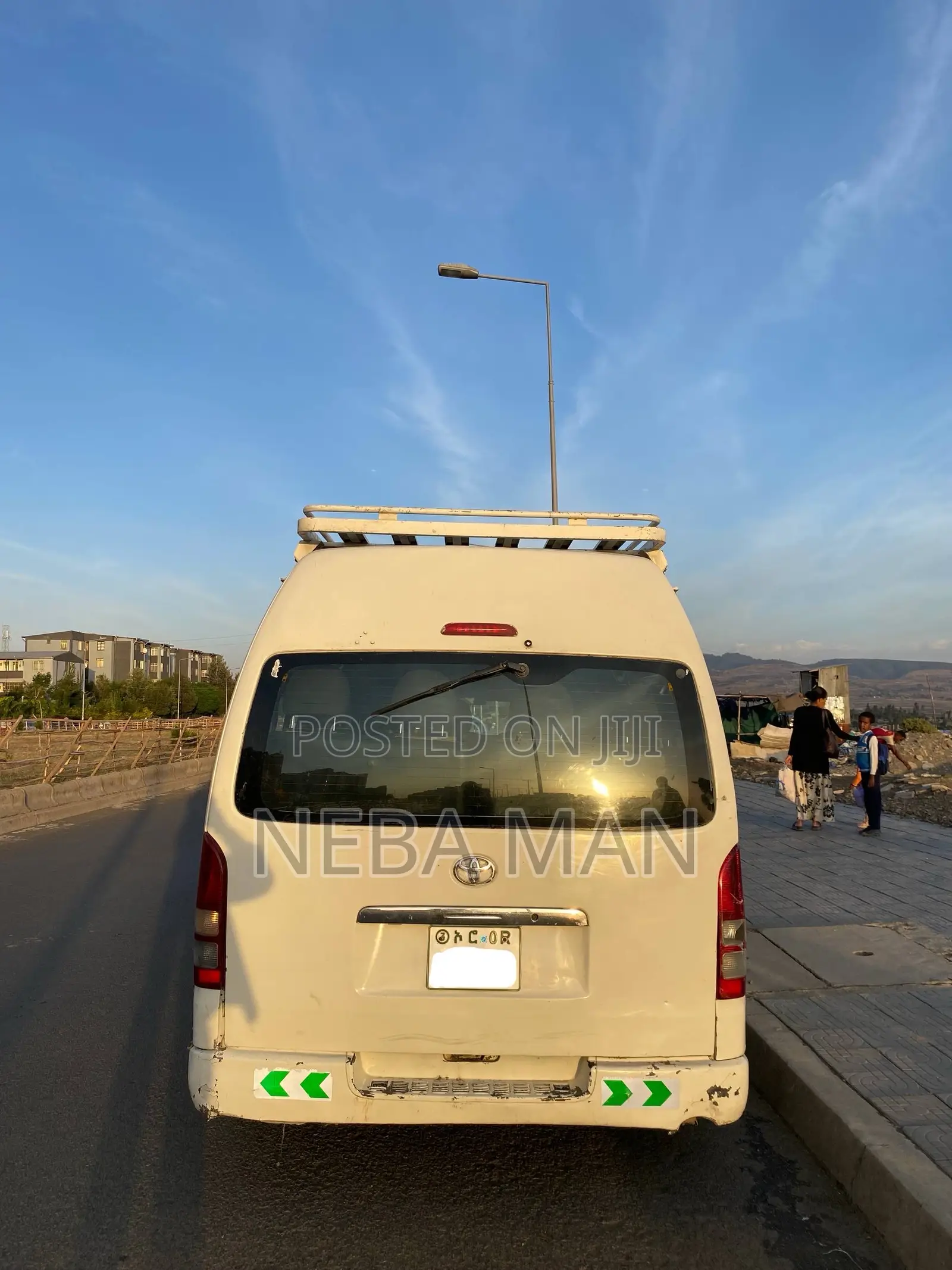 Toyota HiAce 2009 White