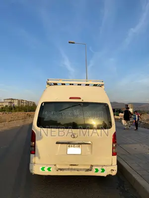 Toyota HiAce 2009 White