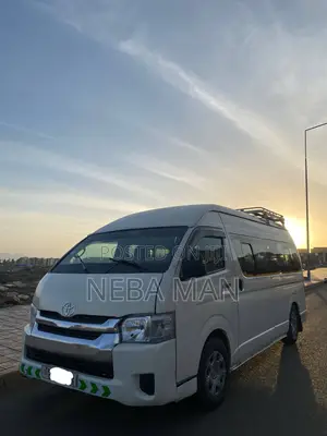 Toyota HiAce 2009 White