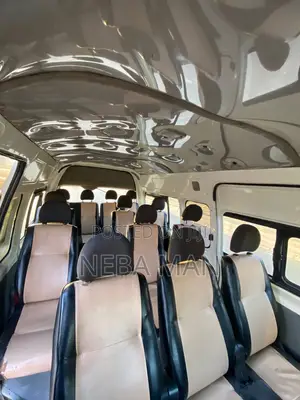 Toyota HiAce 2009 White
