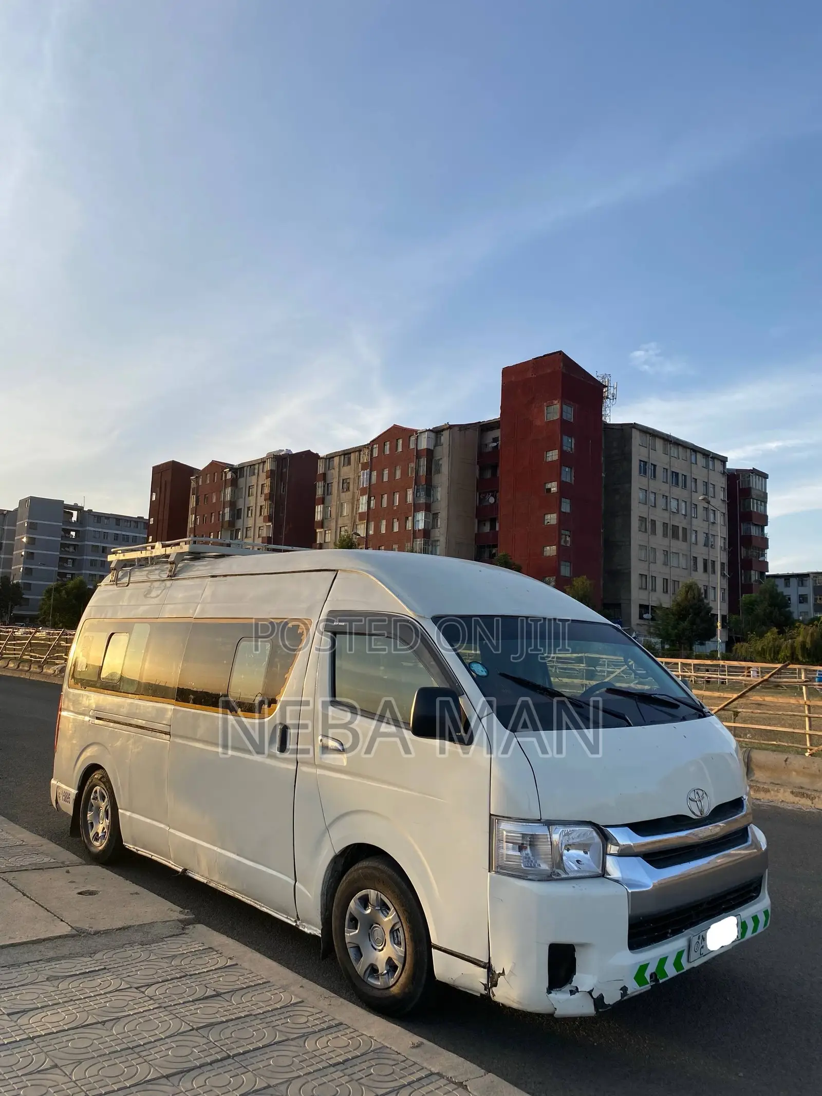 Toyota HiAce 2009 White