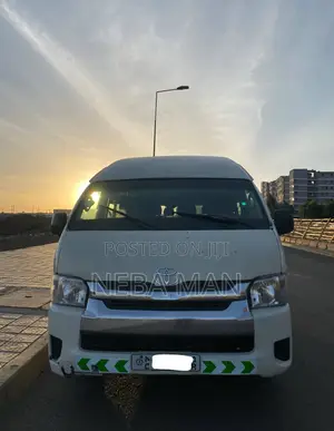 Toyota HiAce 2009 White