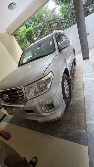 Toyota Land Cruiser 2011 Silver