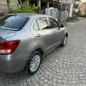 Suzuki Dzire 2022 Silver