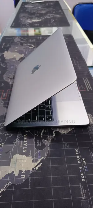 New Laptop Apple MacBook Pro 2022 M2 8GB Apple M2 SSD 512GB