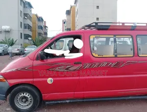 Toyota HiAce 2006 Red