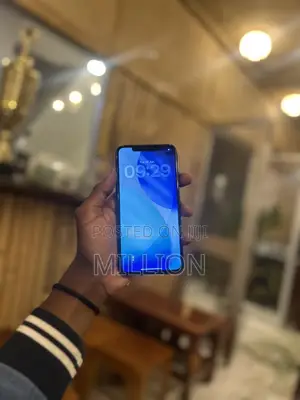 Apple iPhone 11 Pro Max 64 GB Green