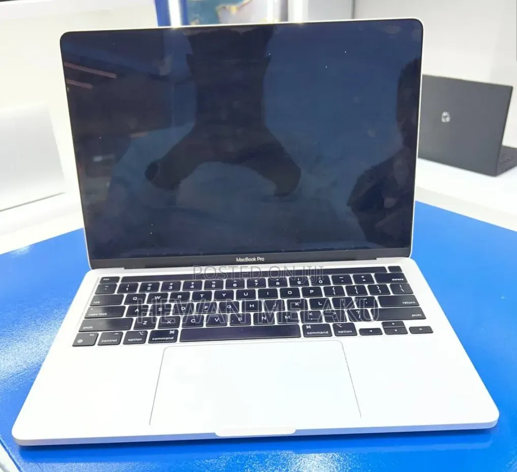 New Laptop Apple MacBook Pro 2020 M1 16GB Apple M1 Pro SSD 512GB