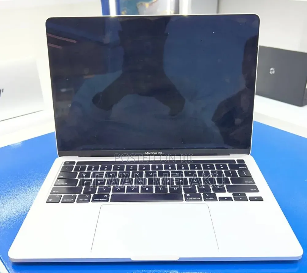 New Laptop Apple MacBook Pro 2020 M1 16GB Apple M1 Pro SSD 512GB