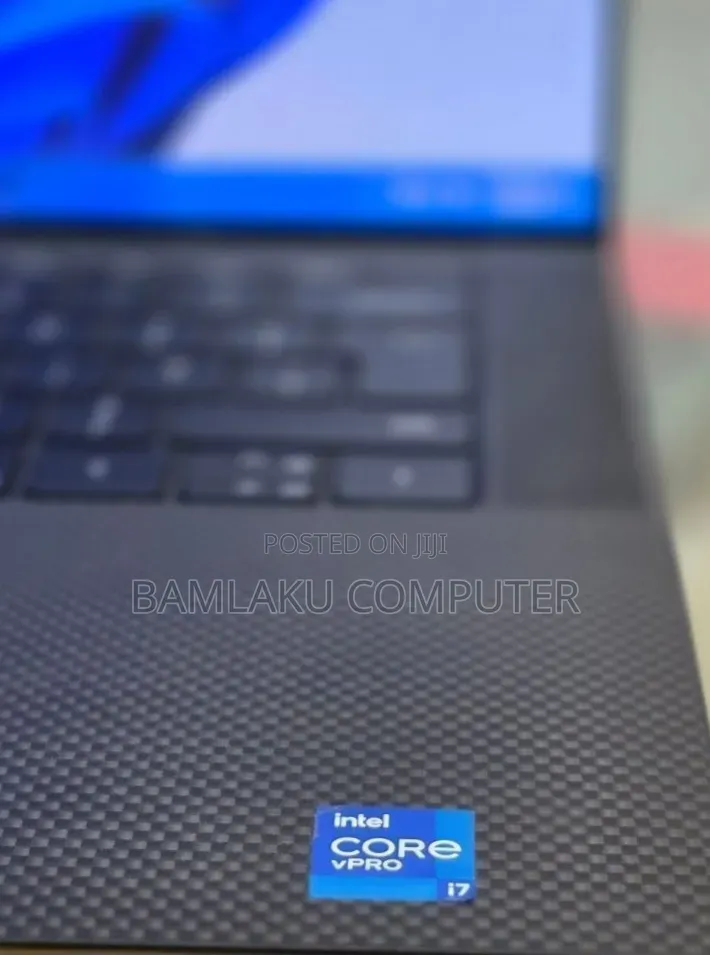 New Laptop Dell Precision 5560 16GB Intel Core i7 SSD 512GB