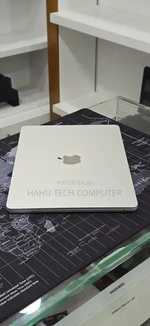 New Laptop Apple MacBook Air 2022 M2 16GB Apple M2 SSD 512GB