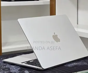 New Laptop Apple MacBook Air 2022 M2 16GB Apple M2 SSD 512GB