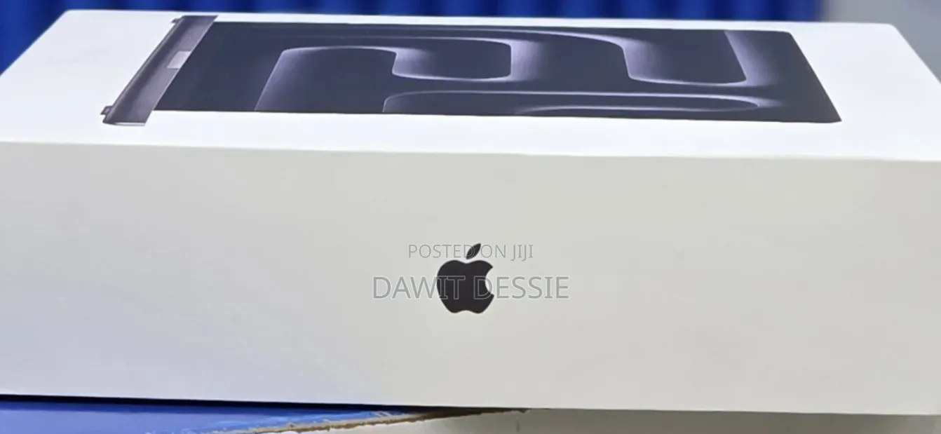 New Laptop Apple MacBook Pro 2025 M5 24GB Apple M5 Pro SSD 1T