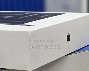 New Laptop Apple MacBook Pro 2025 M5 24GB Apple M5 Pro SSD 1T