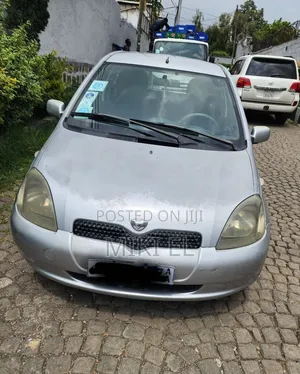 Toyota Vitz 1.0 FWD 5dr 2001 Silver