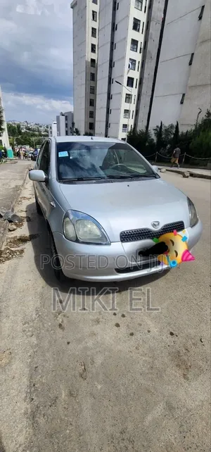 Toyota Vitz 1.0 FWD 5dr 2001 Silver
