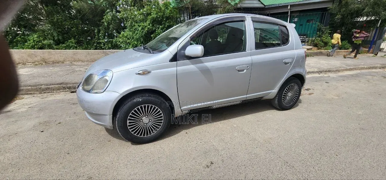 Toyota Vitz 1.0 FWD 5dr 2001 Silver