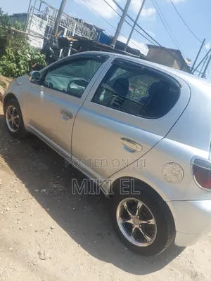 Toyota Vitz 1.0 FWD 5dr 2001 Silver