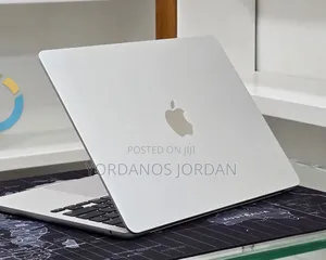 New Laptop Apple MacBook Air 2022 M2 16GB Apple M2 SSD 512GB