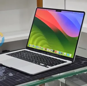New Laptop Apple MacBook Air 2022 M2 16GB Apple M2 SSD 512GB