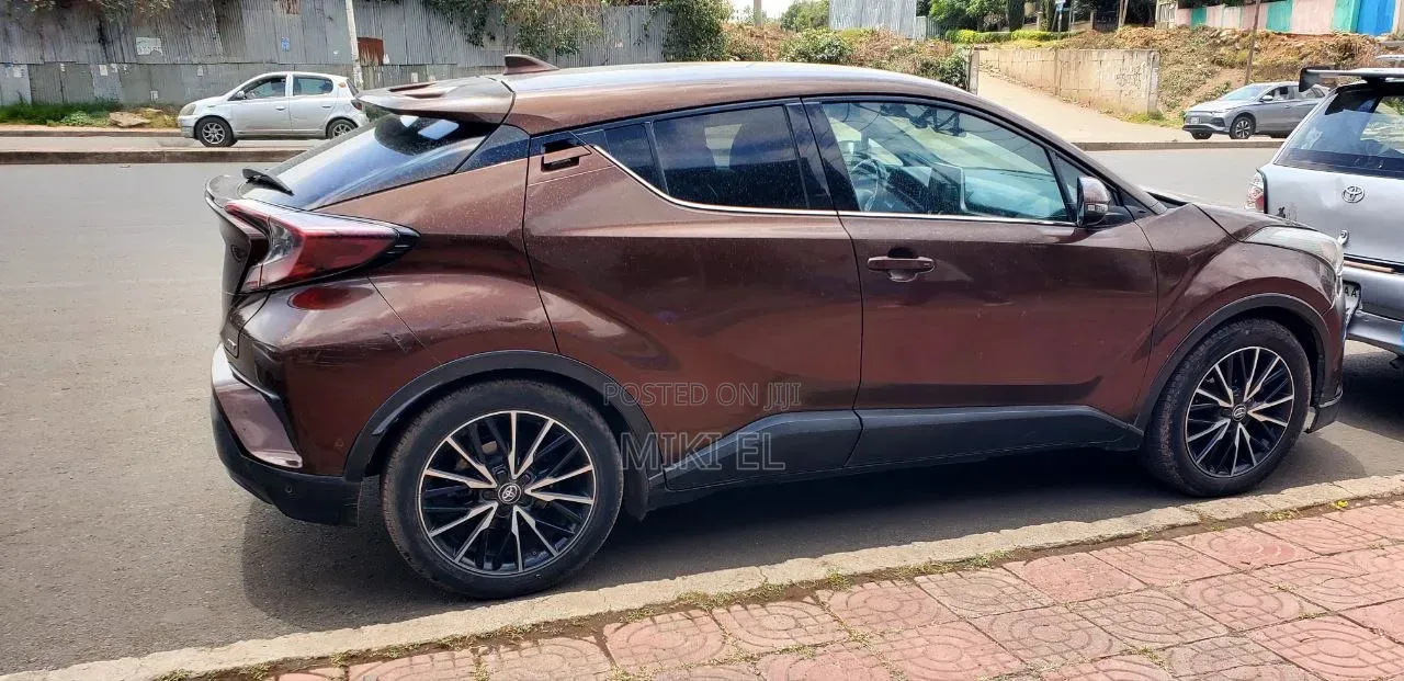 Toyota C-HR 2017 Brown