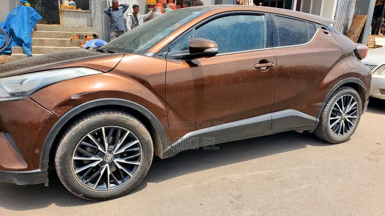 Toyota C-HR 2017 Brown