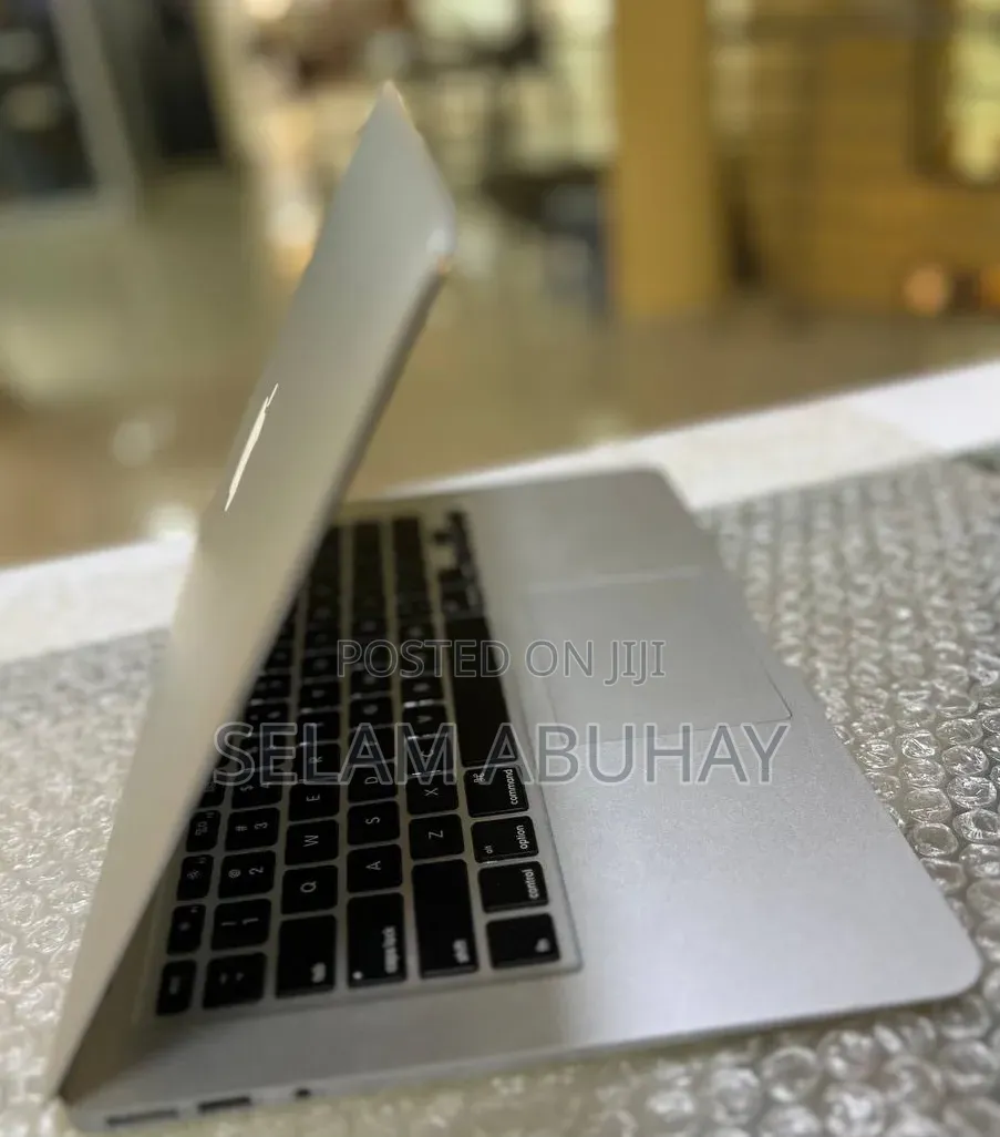 New Laptop Apple MacBook Air 2014 4GB Intel Core i5 SSD 256GB
