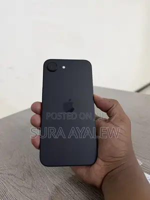 Apple iPhone 16e 128 GB Black