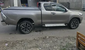 Toyota Hilux 2019 Gray