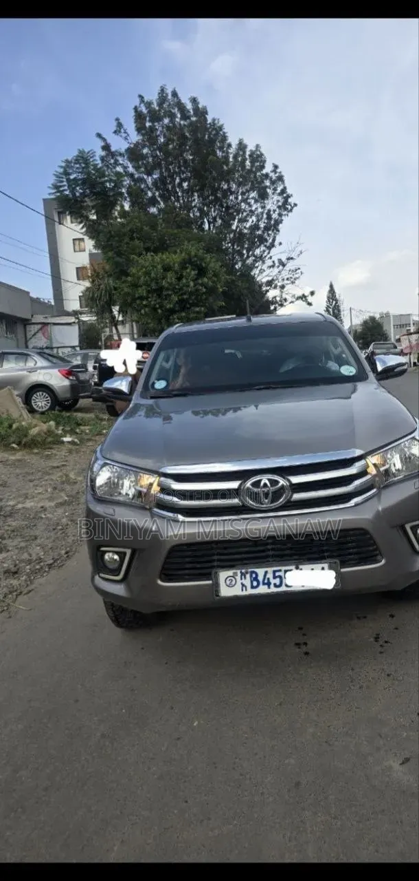 Toyota Hilux 2019 Gray