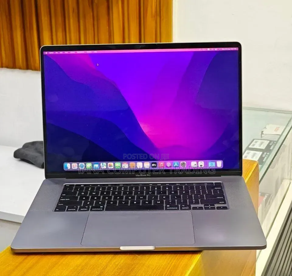New Laptop Apple MacBook Pro 2018 32GB Intel Core i9 SSD 2T