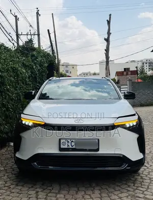 Toyota bZ4X 2023 White