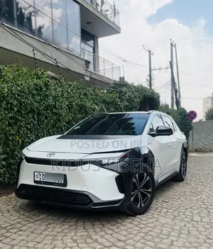 Toyota bZ4X 2023 White