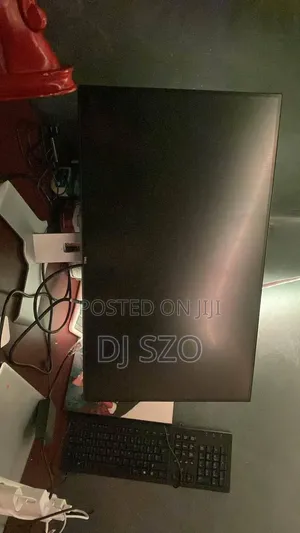 27 Inch Monitor