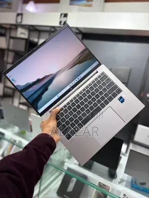 Laptop HP ZBook Firefly 14 G10 16GB Intel Core i5 SSD 512GB