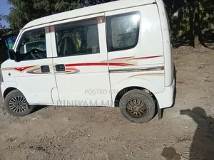 Suzuki Every Wagon 2012 White