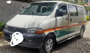 Toyota HiAce 2003