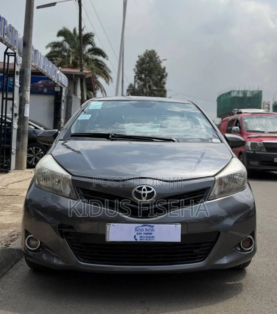 Toyota Yaris 2013 Gray
