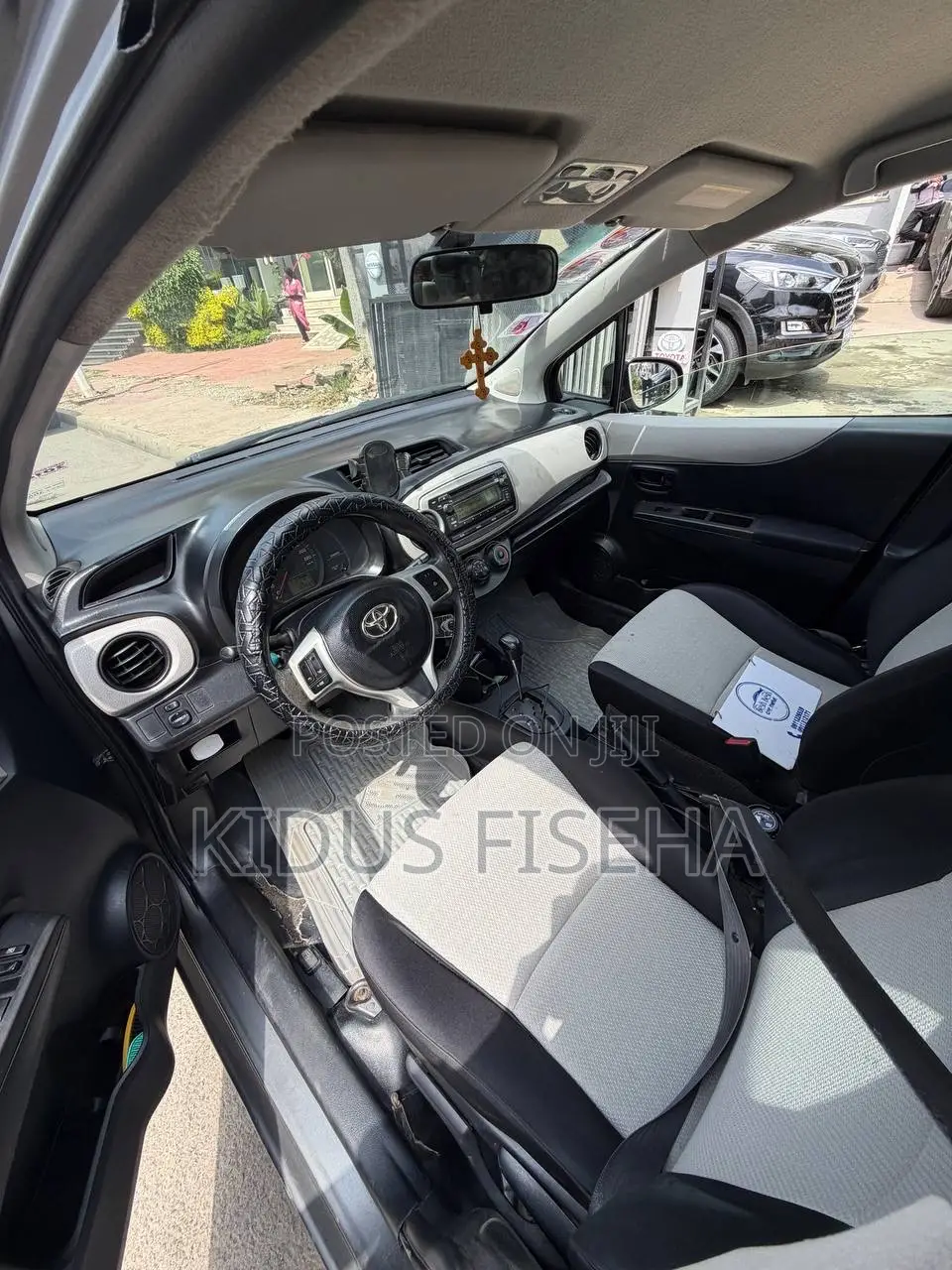Toyota Yaris 2013 Gray