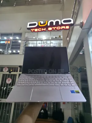 New Laptop HP 14-ep0063 16GB Intel Core i5 SSD 512GB