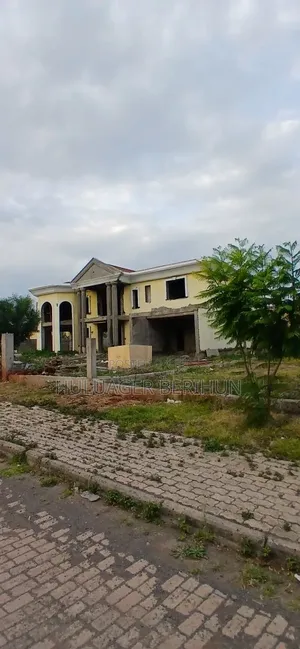 4bdrm House in Akaky Kaliti for sale