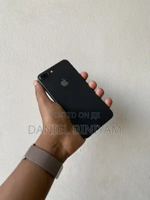 Apple iPhone 8 Plus 64 GB Black
