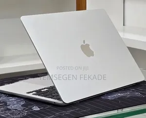 New Laptop Apple MacBook Air 2022 M2 16GB Apple M2 SSD 512GB
