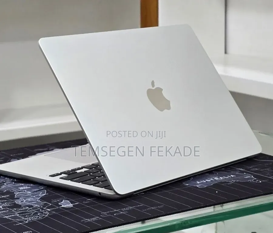 New Laptop Apple MacBook Air 2022 M2 16GB Apple M2 SSD 512GB
